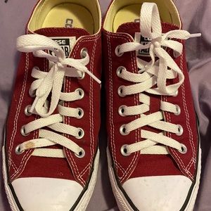 Maroon Low top Converse
